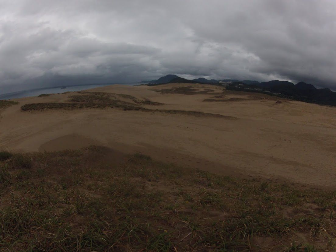 雲に覆われていた鳥取砂丘